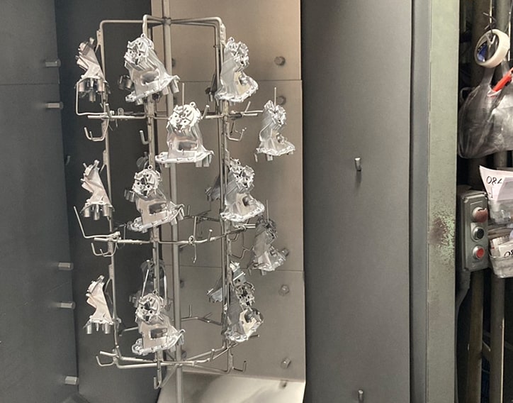 ハンガー研掃作業